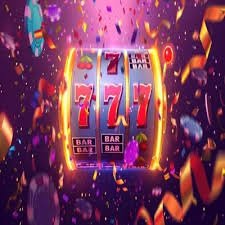 Tata letak meja Teen Patti di aplikasi aksara 4d dengan kartu dan chip